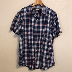 Sonoma men’s casual button down shirt in size L.
